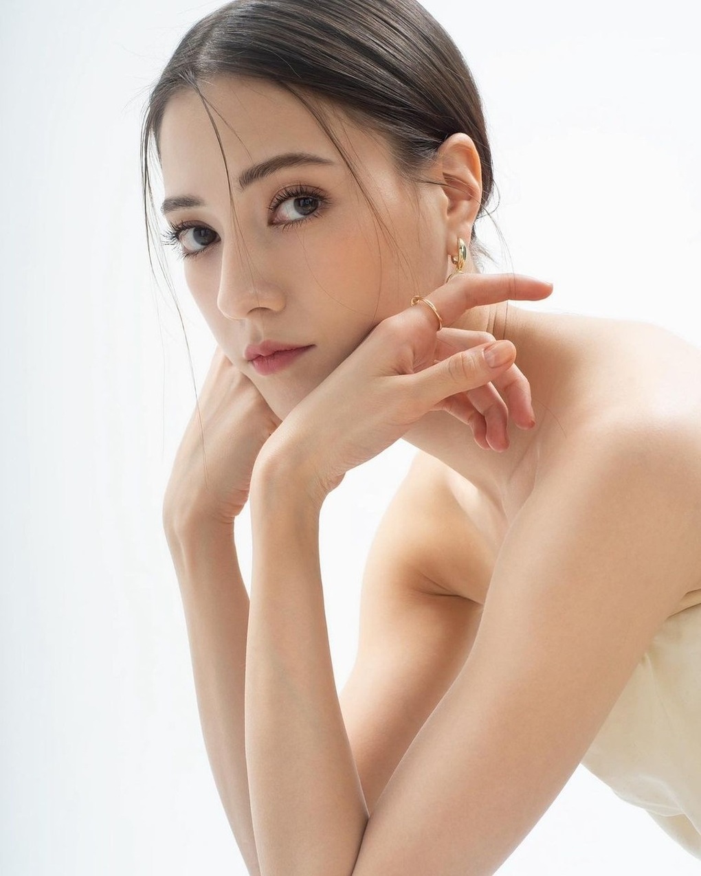 Lý do Angelababy lỡ cơ hội vào vai Đát Kỷ trong bom tấn hot nhất hè 2023 - 2 Lý do Angelababy lỡ cơ hội vào vai Đát Kỷ trong bom tấn hot nhất hè 2023 - 2