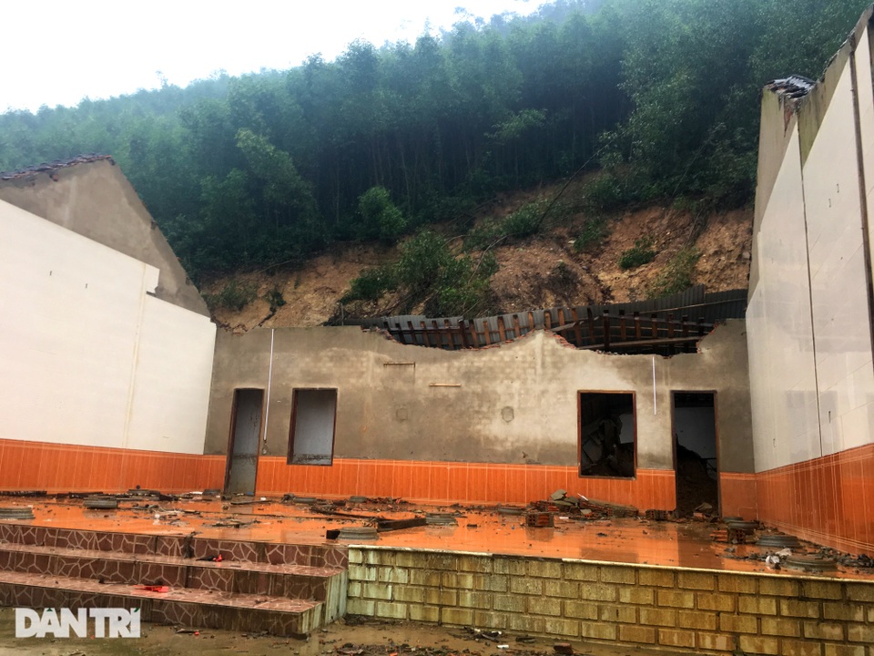 Sạt lở - Sau nỗi buồn mất nhà là nỗi lo tái định cư - 2 Sạt lở - Sau nỗi buồn mất nhà là nỗi lo tái định cư - 2