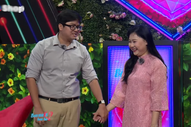 Thầy giáo 29 tuổi "cưa đổ" cô gái TPHCM xinh đẹp nhưng chưa dám hôn má