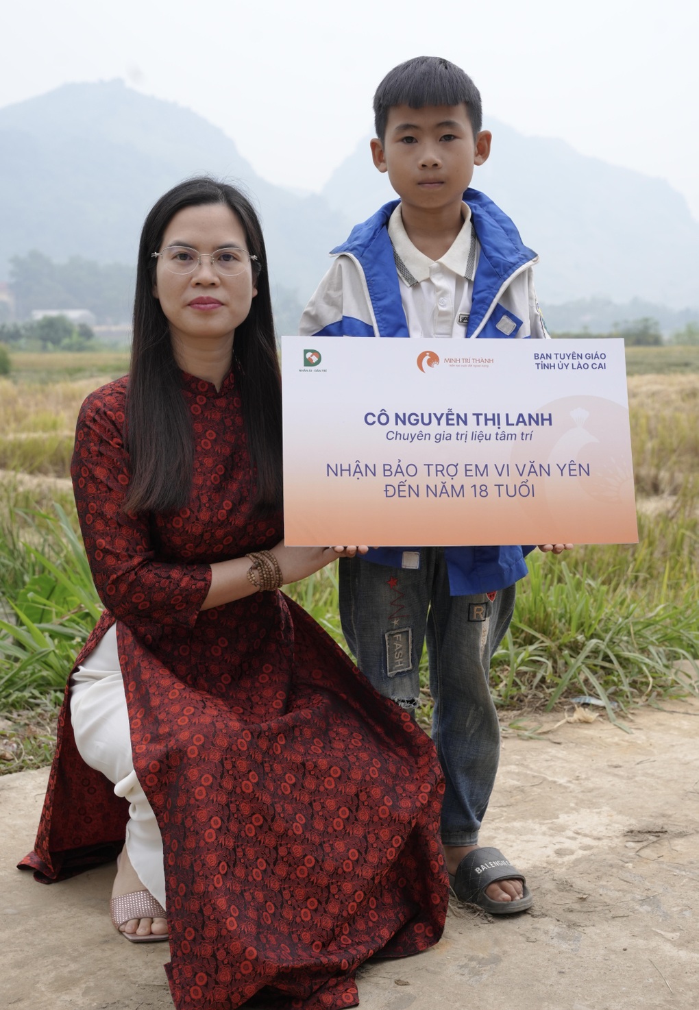 Chuyên gia Nguyễn Thị Lanh nhận bảo trợ 10 trẻ mồ côi tại tỉnh Lào Cai - 12 Chuyên gia Nguyễn Thị Lanh nhận bảo trợ 10 trẻ mồ côi tại tỉnh Lào Cai - 12