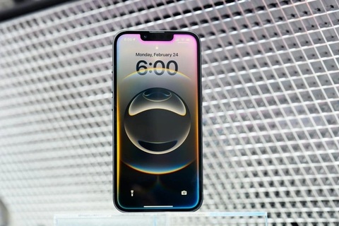 Giá iPhone 16e giảm sâu, rẻ hơn iPhone 14