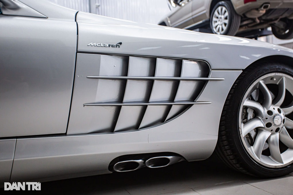 Cận cảnh mũi tên bạc Mercedes-Benz SLR McLaren độc nhất Việt Nam - 7 Cận cảnh mũi tên bạc Mercedes-Benz SLR McLaren độc nhất Việt Nam - 7