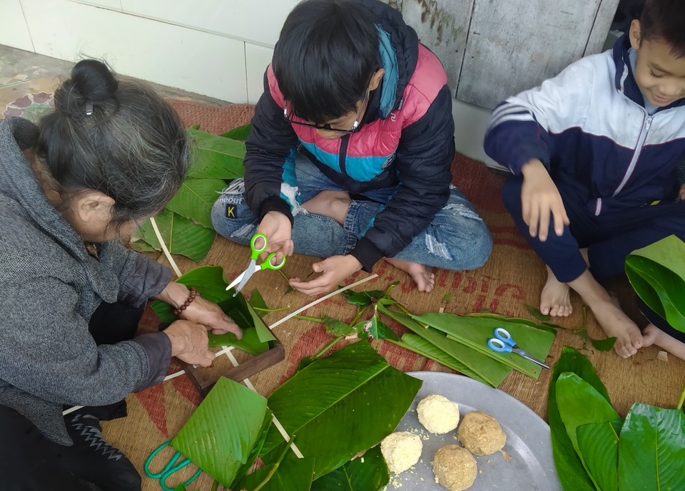 Được bạn đọc giúp đỡ, vợ chồng bệnh hiểm vui vẻ gói bánh chưng đón Tết - 3 Được bạn đọc giúp đỡ, vợ chồng bệnh hiểm vui vẻ gói bánh chưng đón Tết - 3