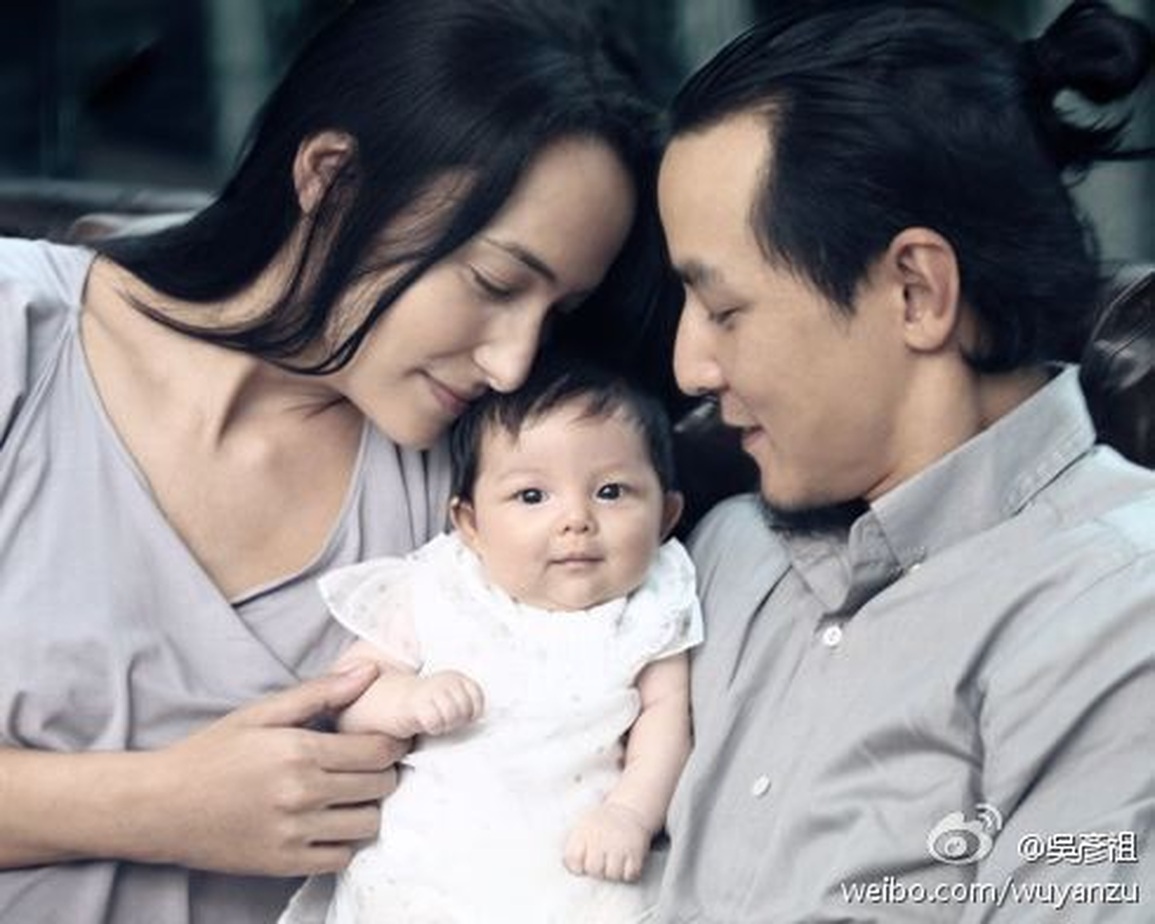 Ngô Ngạn Tổ tiết lộ tình yêu sét đánh với bà xã đến từ bức ảnh khỏa thân - 7 Ngô Ngạn Tổ tiết lộ tình yêu sét đánh với bà xã đến từ bức ảnh khỏa thân - 7