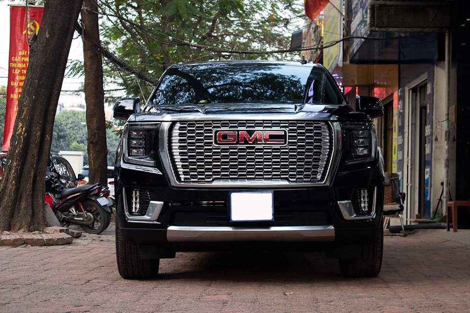 Khủng long GMC Yukon Denali 2021 về Việt Nam có gì với giá hơn 9 tỷ đồng - 4 Khủng long GMC Yukon Denali 2021 về Việt Nam có gì với giá hơn 9 tỷ đồng - 4