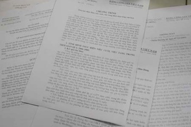 Mất chức vì đặt thừa... hai mâm cỗ cưới