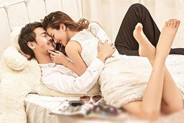 Phụ nữ Việt thích lấy chồng Tây: Ham “của lạ” hay đàn ông ta quá kém?