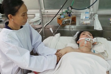 Chồng theo nhân tình bỏ vợ tai nạn nguy kịch và 3 con thơ nheo nhóc