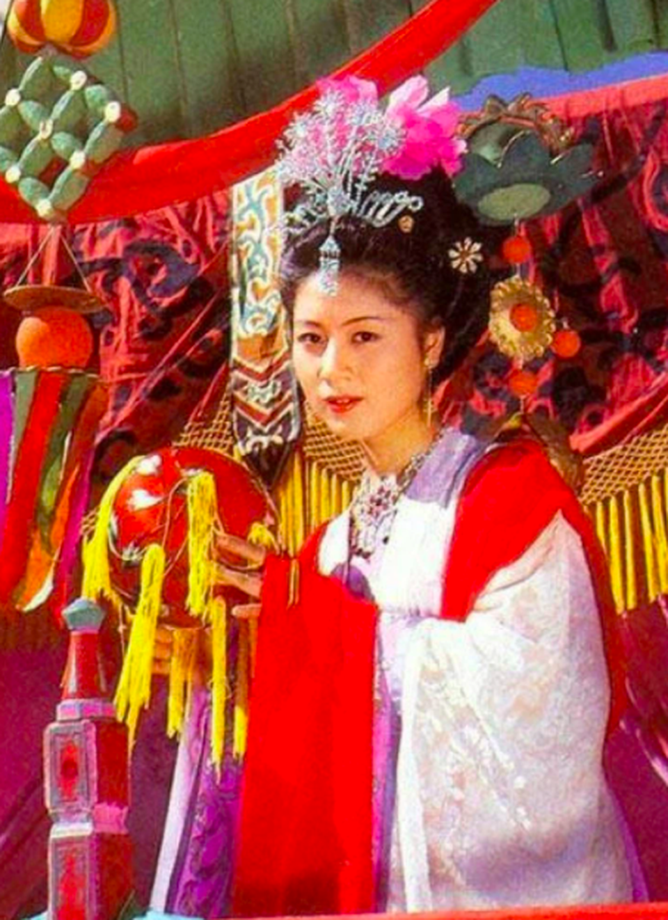 Ngày ấy và bây giờ của dàn mỹ nhân càng ngắm, càng mê trong Tây Du Ký - 14 Ngày ấy và bây giờ của dàn mỹ nhân càng ngắm, càng mê trong Tây Du Ký - 14