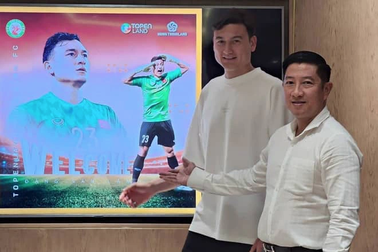 Đặng Văn Lâm chính thức gia nhập CLB Bình Định