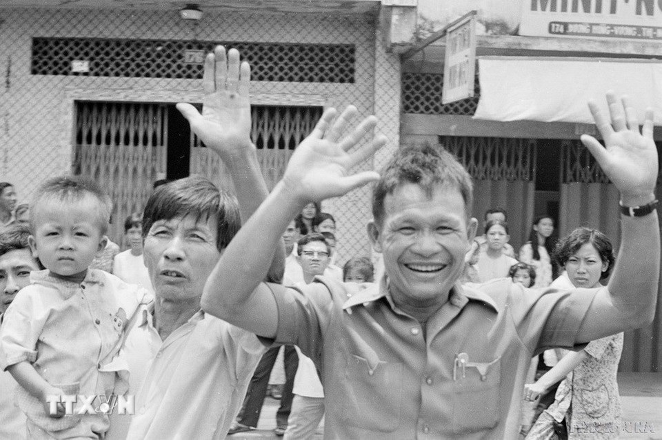 Những bức điện lịch sử trong chiến dịch Hồ Chí Minh vĩ đại - 5 Những bức điện lịch sử trong chiến dịch Hồ Chí Minh vĩ đại - 5
