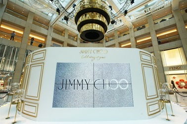 Jimmy Choo Memento: Tôn vinh những giá trị thiết kế phụ kiện