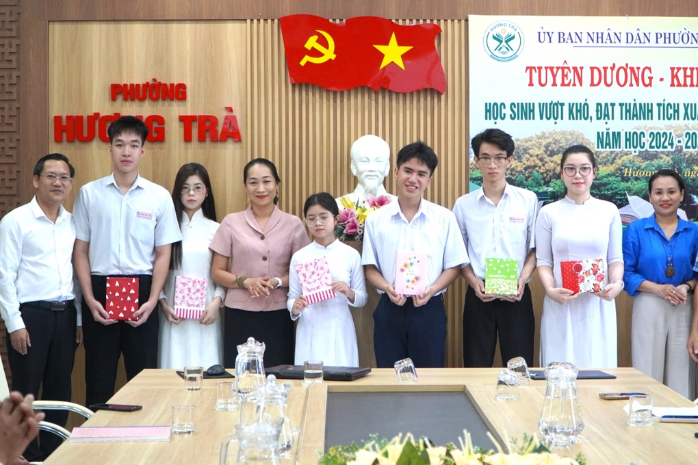 Nữ sinh mồ côi đạt điểm cao khối C00, ước mơ trở thành cô giáo dạy văn - 3 Nữ sinh mồ côi đạt điểm cao khối C00, ước mơ trở thành cô giáo dạy văn - 3