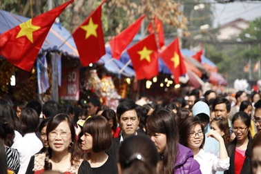 Chủ tịch Hà Nội yêu cầu công chức không đi lễ hội trong giờ làm việc