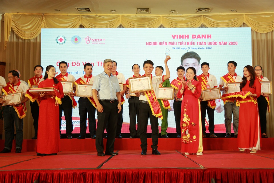 Bí thư Đoàn gần 40 lần hiến máu cứu người - 3 Bí thư Đoàn gần 40 lần hiến máu cứu người - 3