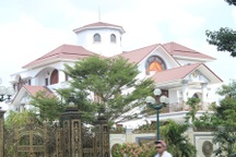 Con trai ông Truyền giải trình về căn biệt thự “khủng”