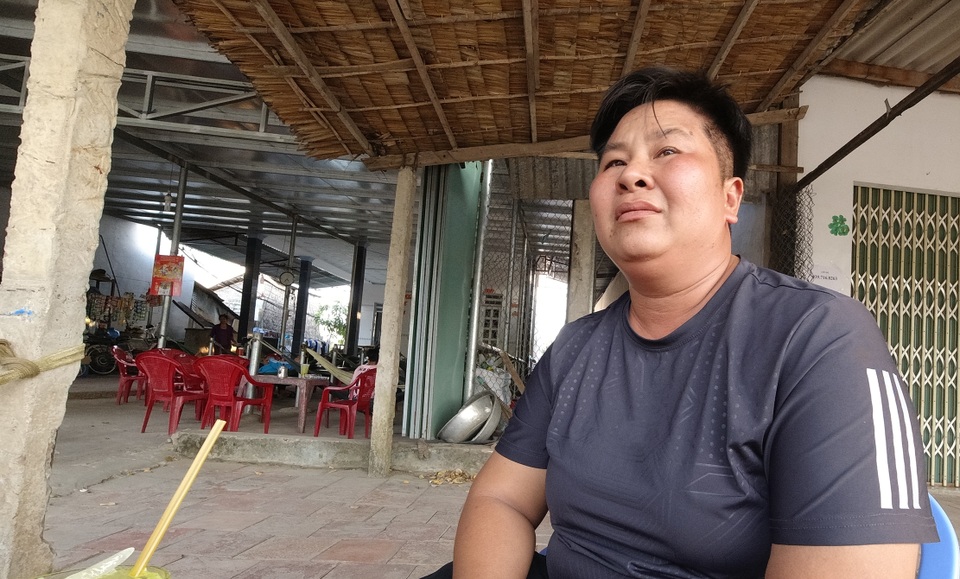 Ruộng lúa chết khô nghi do phèn từ hầm đất khai thác trái phép - 6 Ruộng lúa chết khô nghi do phèn từ hầm đất khai thác trái phép - 6
