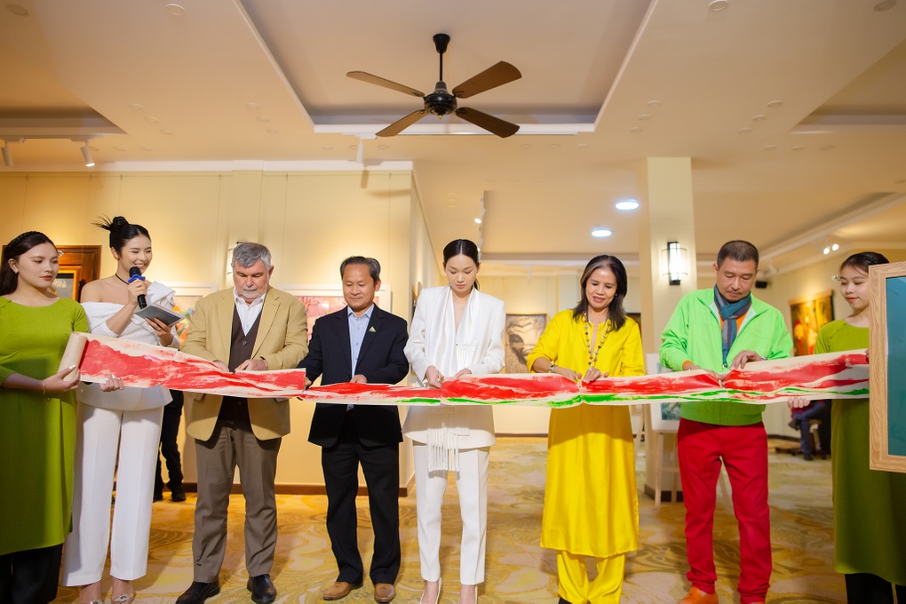 Triển lãm tranh Gặp gỡ Đà Lạt của 8 họa sĩ khắp các vùng miền - 2 Triển lãm tranh Gặp gỡ Đà Lạt của 8 họa sĩ khắp các vùng miền - 2