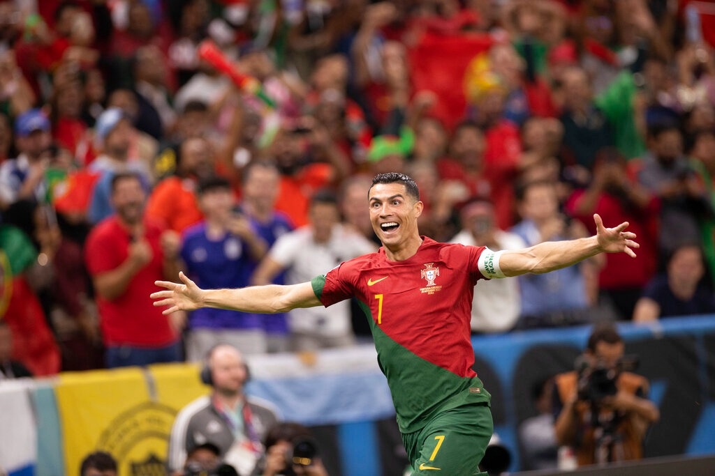 Ronaldo quyết không từ giã đội tuyển Bồ Đào Nha trước Euro 2024 - 1