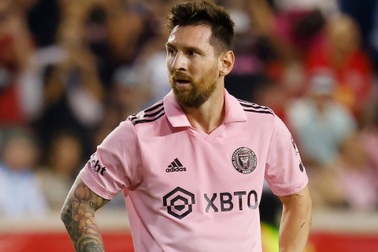 Lionel Messi báo tin buồn cho Inter Miami
