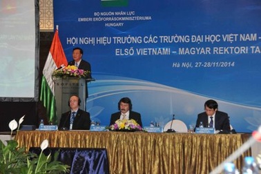 Bộ trưởng GD-ĐT: Hỗ trợ tốt nhất cho hợp tác giáo dục đại học Việt Nam - Hungary