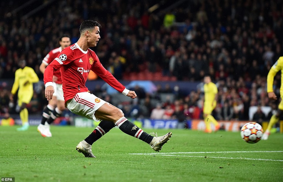 Cảm xúc vỡ òa của Ronaldo khi tỏa sáng giúp Man Utd hạ Villarreal - 1 Cảm xúc vỡ òa của Ronaldo khi tỏa sáng giúp Man Utd hạ Villarreal - 1