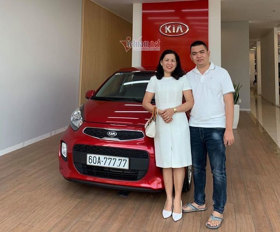 Xế “cỏ” bốc được biển VIP, chủ xe mừng như trúng số - 2 Xế “cỏ” bốc được biển VIP, chủ xe mừng như trúng số - 2