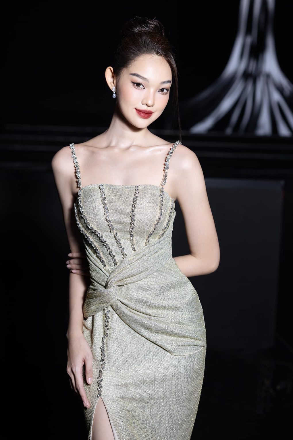 Hot girl Bến Tre gây tiếc nuối ở Hoa hậu Việt Nam giờ ra sao? - 2 Hot girl Bến Tre gây tiếc nuối ở Hoa hậu Việt Nam giờ ra sao? - 2