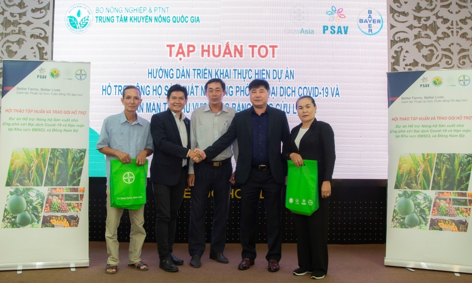 Nông dân khu vực ĐBSCL tiếp nhận “Gói hỗ trợ canh tác thuận lợi” của Bayer - 1 Nông dân khu vực ĐBSCL tiếp nhận “Gói hỗ trợ canh tác thuận lợi” của Bayer - 1