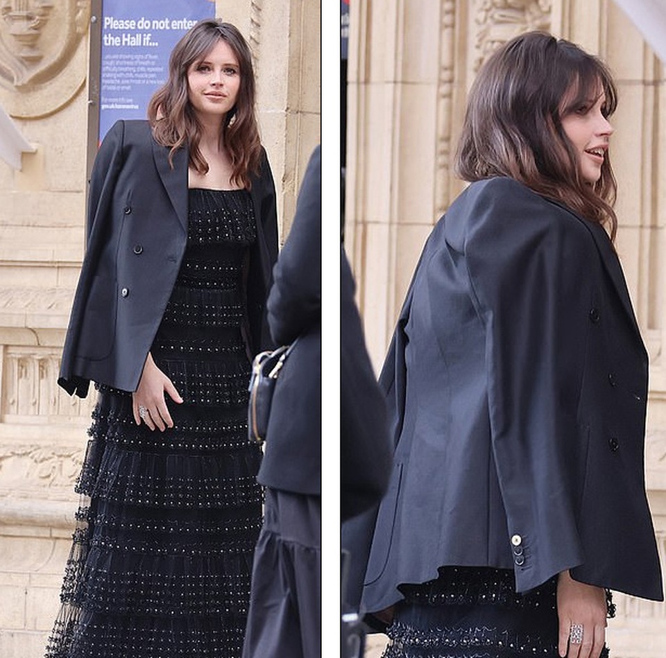 Hoa hậu thế giới diện áo không nội y, đẹp đôi bên chồng kém 10 tuổi - 10 Hoa hậu thế giới diện áo không nội y, đẹp đôi bên chồng kém 10 tuổi - 10