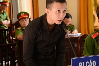 Lấy xe máy của bạn đi cầm cố, bị đâm chết