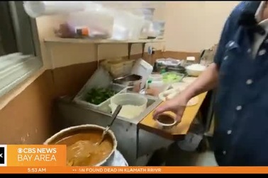 Nhà hàng phở Việt từ ế ẩm vắng khách bỗng đổi vận nhờ cách chẳng ai ngờ