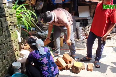 2 cậu bé mồ côi 10 năm nhặt gạch vụn mơ ước có ngôi nhà mới