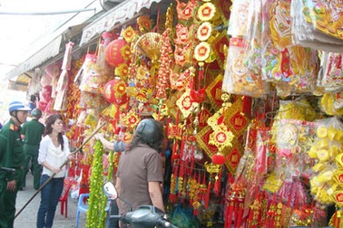 Thị trường Tết - “Nóng” dần từng vùng miền