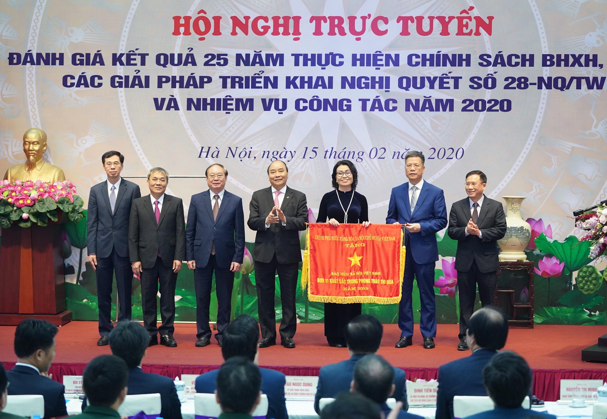 Thủ tướng: “Bảo hiểm xã hội đóng vai trò trụ cột trong an sinh xã hội” - 3 Thủ tướng: “Bảo hiểm xã hội đóng vai trò trụ cột trong an sinh xã hội” - 3