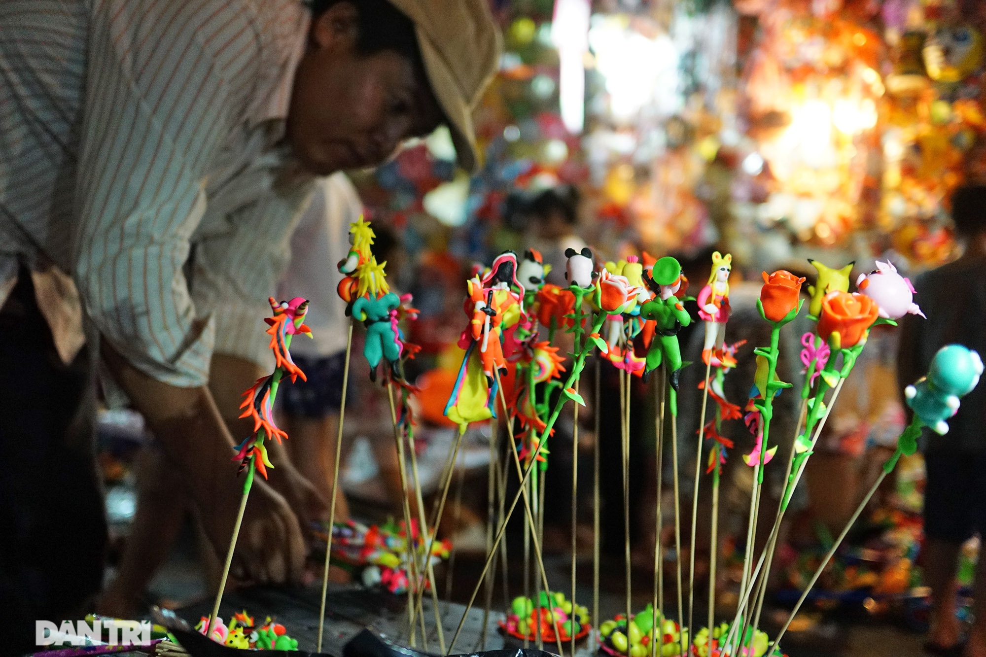 Bồi hồi nhớ về tuổi thơ qua món đồ chơi trung thu truyền thống - 14 Bồi hồi nhớ về tuổi thơ qua món đồ chơi trung thu truyền thống - 14