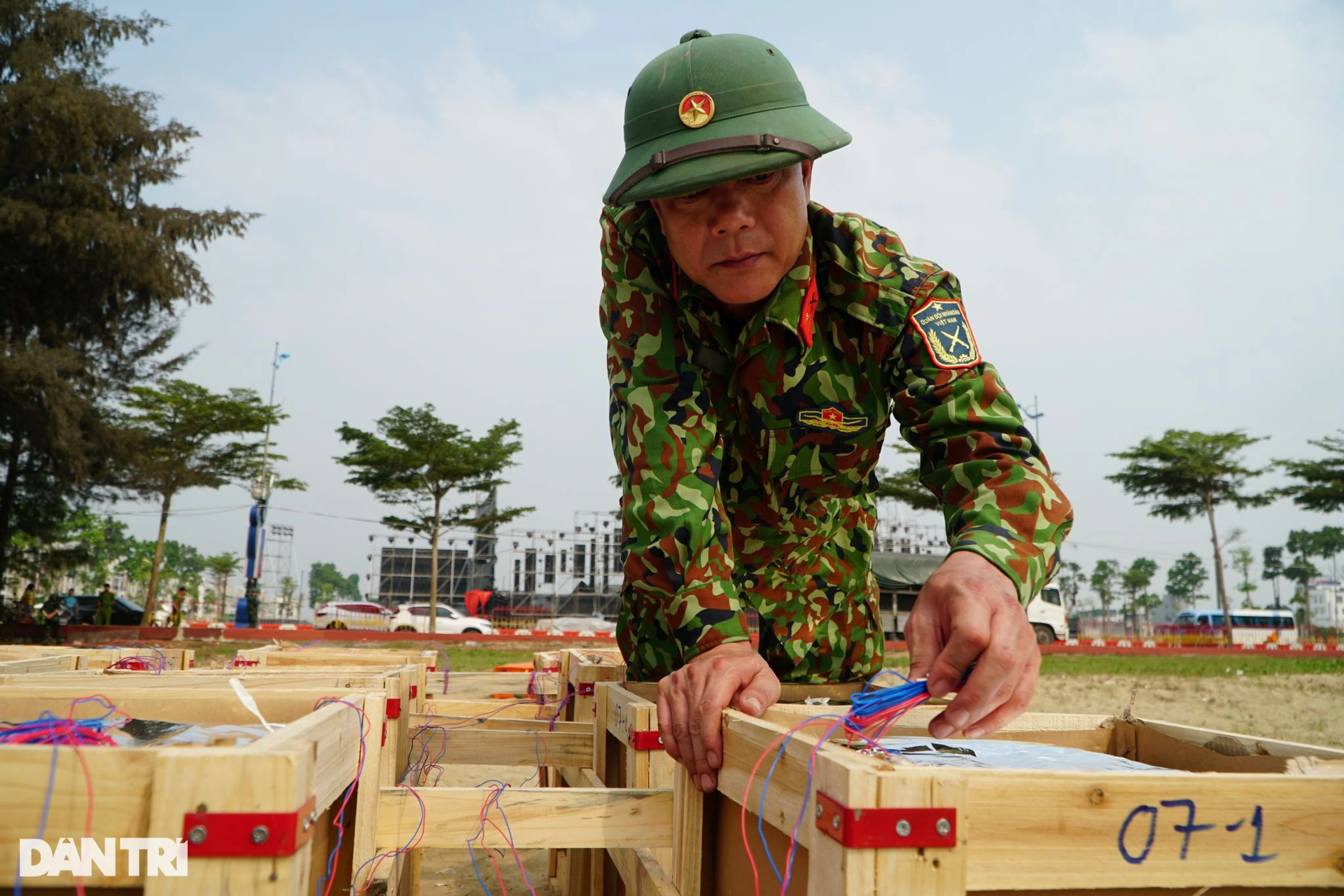 Bên trong trận địa pháo hoa ở Sầm Sơn trước giờ khai hỏa - 2