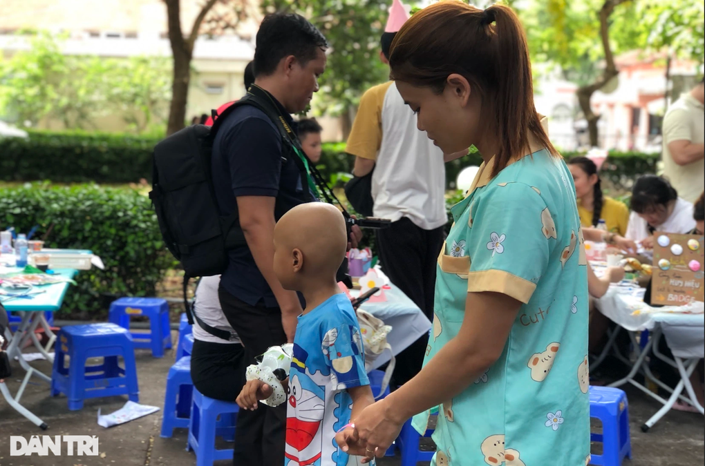 Người mẹ có con bị bệnh hiếm gặp: Tôi chỉ mong nghe tiếng khóc của con... - 3 Người mẹ có con bị bệnh hiếm gặp: Tôi chỉ mong nghe tiếng khóc của con... - 3