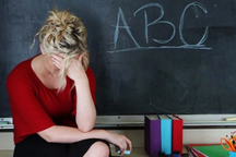 Lương thấp, áp lực nhiều, giáo viên trẻ nghẹn ngào viết đơn xin nghỉ việc