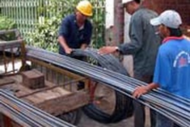 Tiêu thụ thép tăng vọt