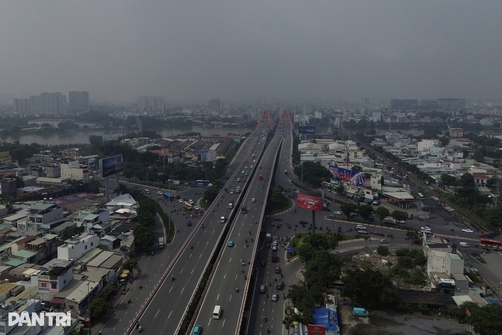 TPHCM mù sương từ sáng đến trưa - 2 TPHCM mù sương từ sáng đến trưa - 2