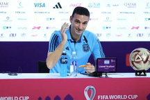HLV Scaloni: "Nếu đây là trận cuối của Messi, hãy kết thúc với cúp vô địch"