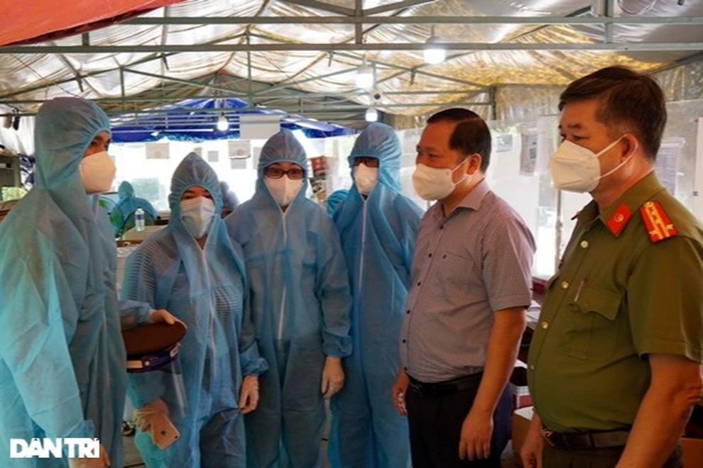 Bình Định tăng chế độ hỗ trợ nhân viên y tế chống dịch Covid-19 - 2 Bình Định tăng chế độ hỗ trợ nhân viên y tế chống dịch Covid-19 - 2