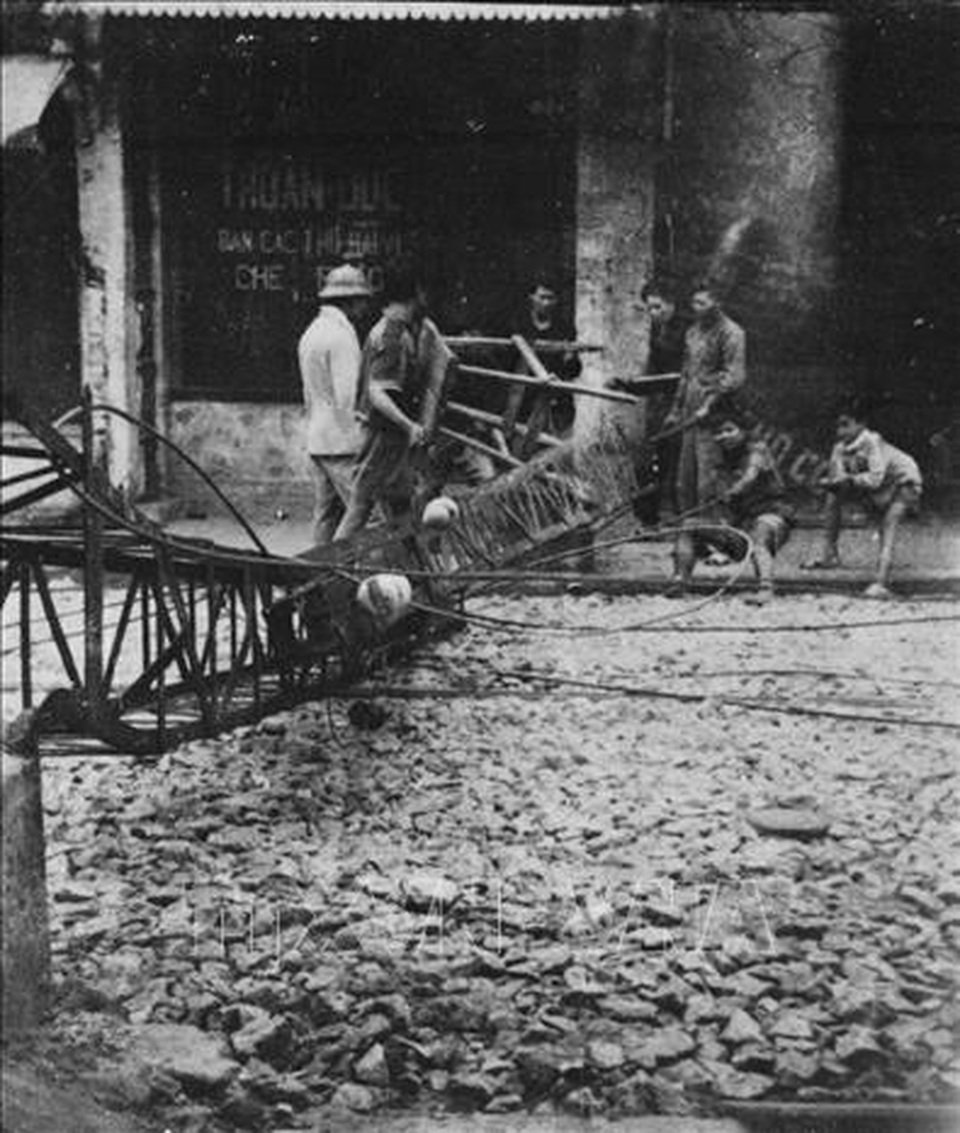 Xem lại những hình ảnh thời khắc trọng đại của lịch sử dân tộc - 9