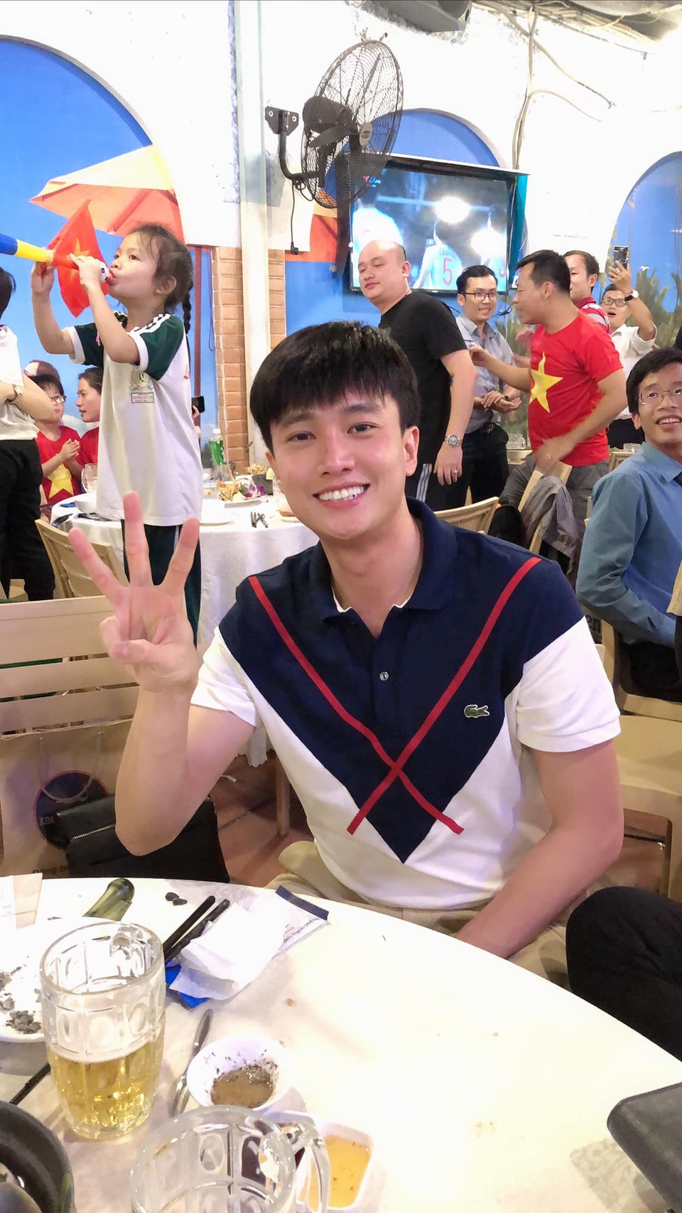 Nghệ sĩ Việt vỡ oà, nghẹn ngào khi U22 Việt Nam đoạt HCV SEA Games - 5 Nghệ sĩ Việt vỡ oà, nghẹn ngào khi U22 Việt Nam đoạt HCV SEA Games - 5