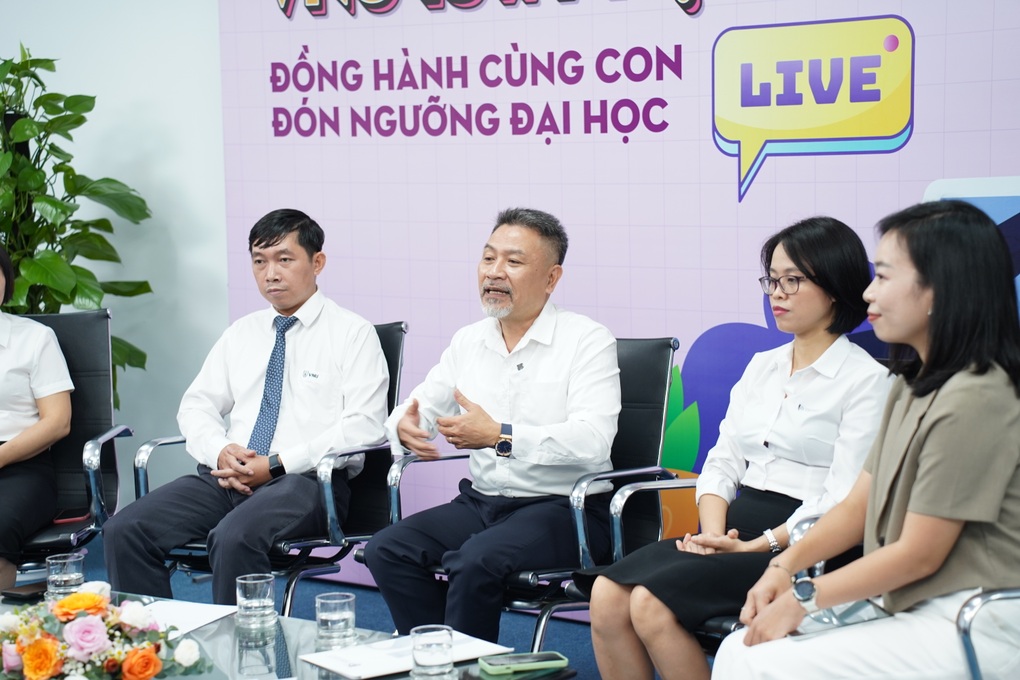 Cùng chuyên gia bắt trend để đồng hành cùng con chọn đúng ngành nghề tương lai - 1 Cùng chuyên gia bắt trend để đồng hành cùng con chọn đúng ngành nghề tương lai - 1