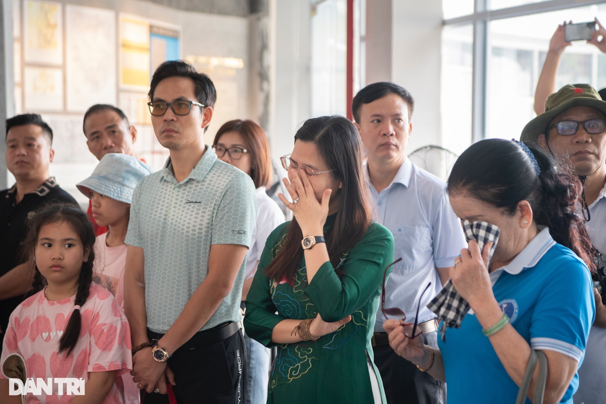 View - Báo Dân trí dâng hương tưởng niệm chiến sĩ Gạc Ma | Báo Dân trí