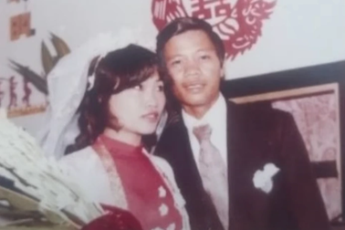 Người vợ 40 năm sống với cú bạt tai của chồng vì "trông con không xong"