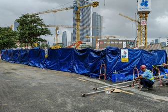 Tạm dừng thi công tại khu vực xuất hiện hố sâu “nuốt chửng” nhiều ô tô