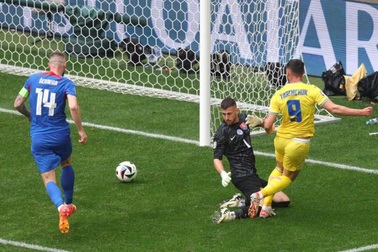 Ngược dòng đánh bại Slovakia, Ukraine nuôi hy vọng đi tiếp ở Euro 2024